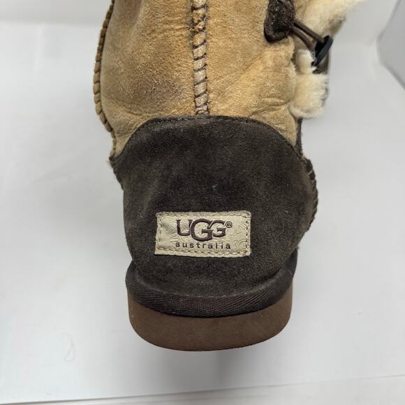 UGG Australia Vintahe Bailey 3 Button Bomber Leather Boot Size 8 - Picture 2 of 8